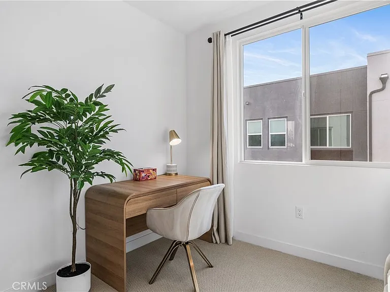 637 S Lyon St — Photo 19