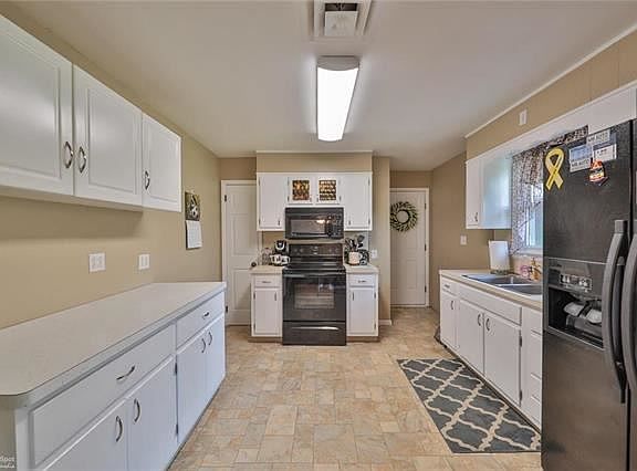 5th image of 967 Dogwood Ln