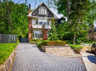 30 Edgewood Cres, Toronto, ON M4W 3A9