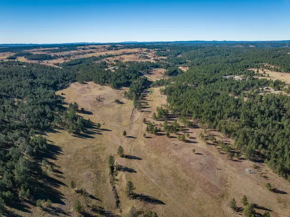 Hart Rd, Hot Springs, SD 57747