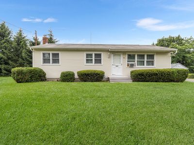 88 Old Country Road, East Quogue, NY, 11942