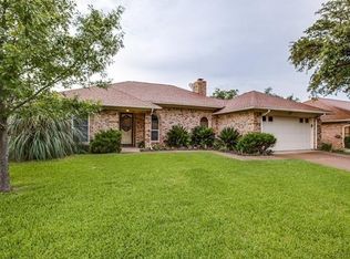 2513 Rochester Ct, Bedford, TX 76022