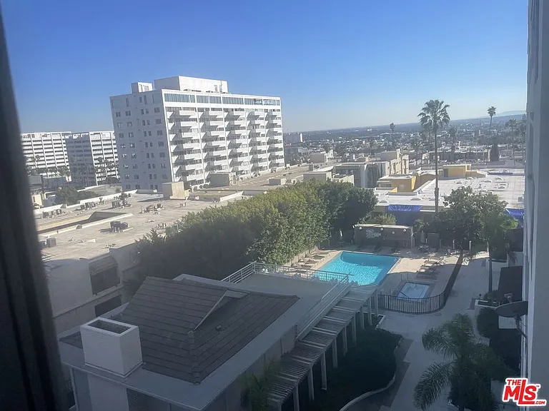 7250 Franklin Ave #702 — Photo 30