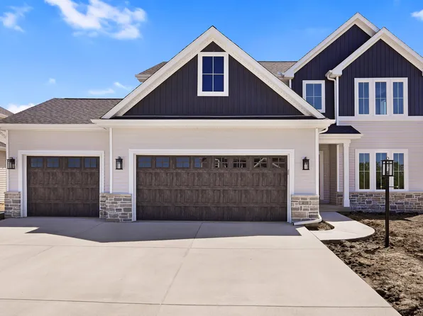 410 Harpers Ferry, Savoy, IL 61874