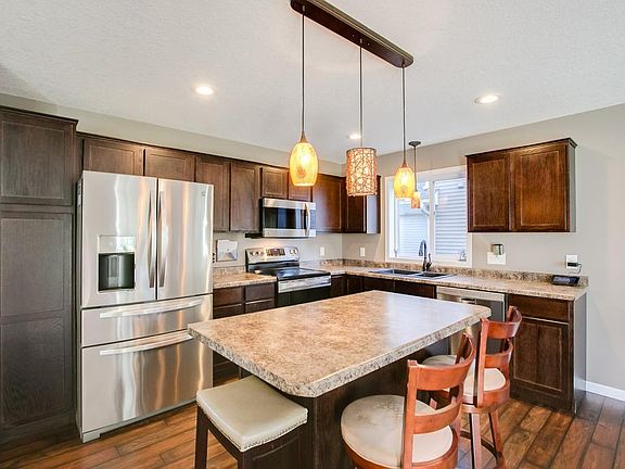 5th image of 735 S Oaks Dr