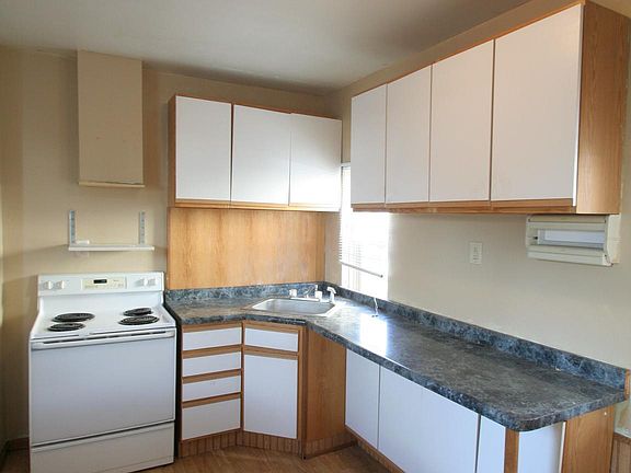 3rd image of 418 11th Ave SE