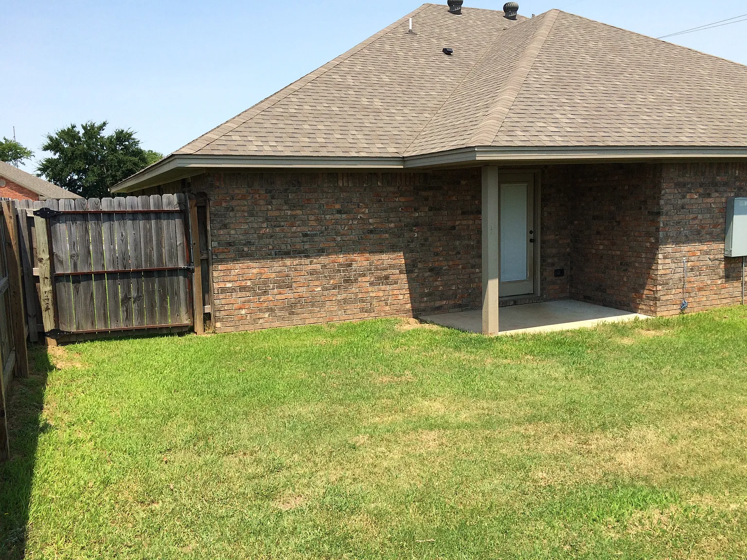 3 bed, 1350 sqft, $1,350 — Photo 2