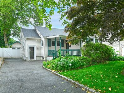 426 Lakeview Road, Bellmore, NY, 11710