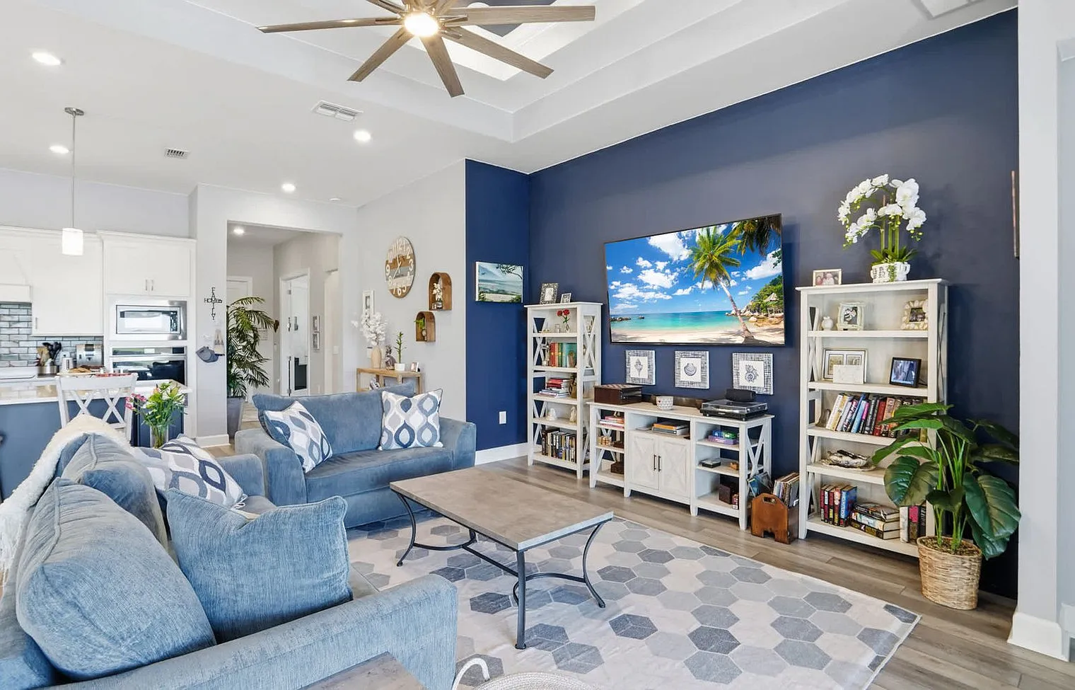 3 bed, 2.0 bath, $11,700 — Photo 4