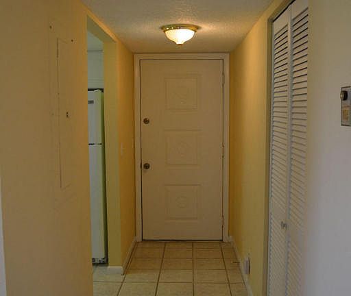 3rd image of 151 SW South River Dr APT 106