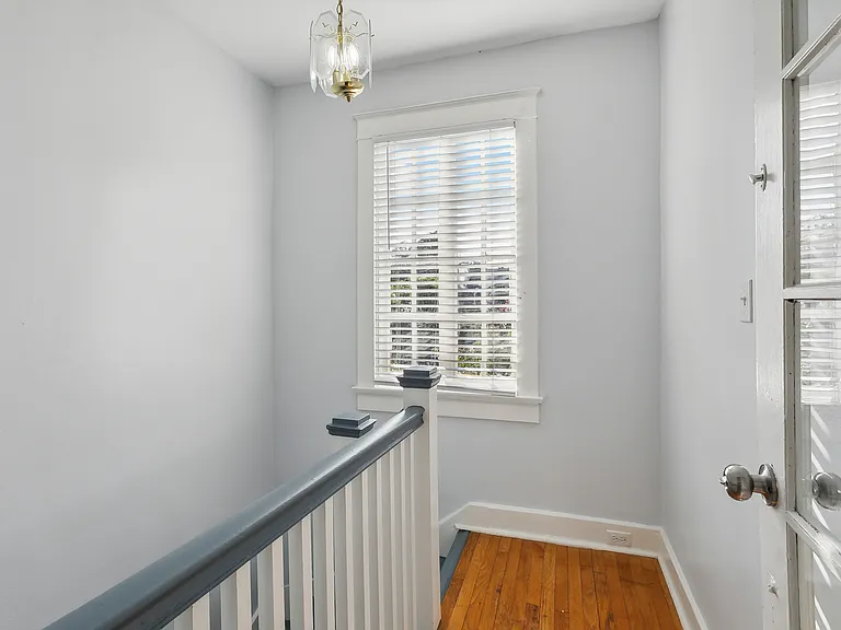 2211 Broadway St — Photo 21