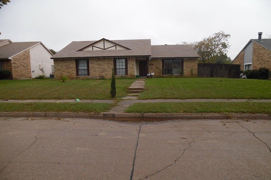 1st image of 406 Yaupon Dr