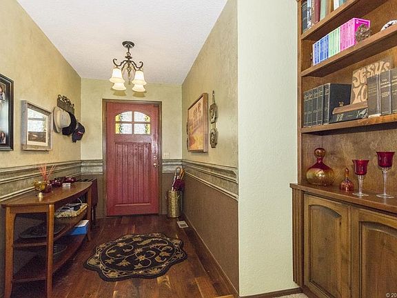 3rd image of 3017 E Knoxville St