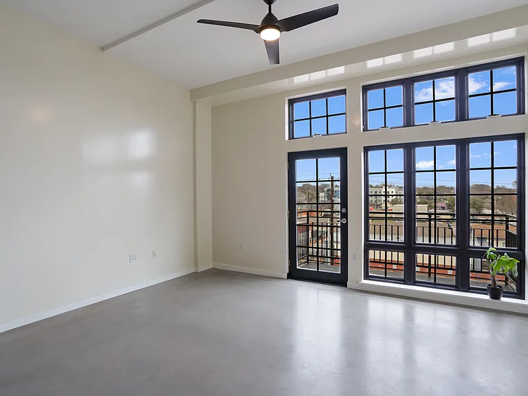 2235 E 6th St #315 — Photo 9