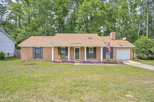 323 Forest Ct Photo 1