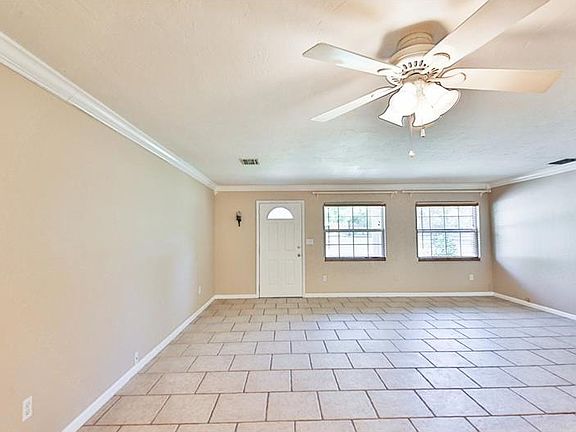 5th image of 3349 NE Davis St