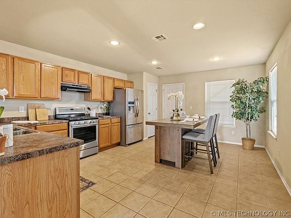 5th image of 11101 N 144th East Ave