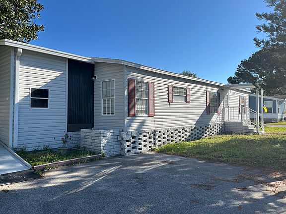 3rd image of 14135 Hunter Grove Dr #17