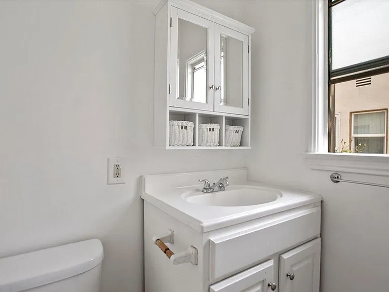 5569 Airdrome St — Photo 12