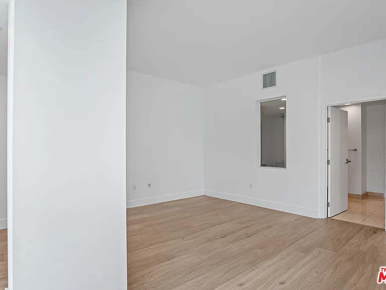 13700 Marina Pointe Dr #1916 — Photo 16