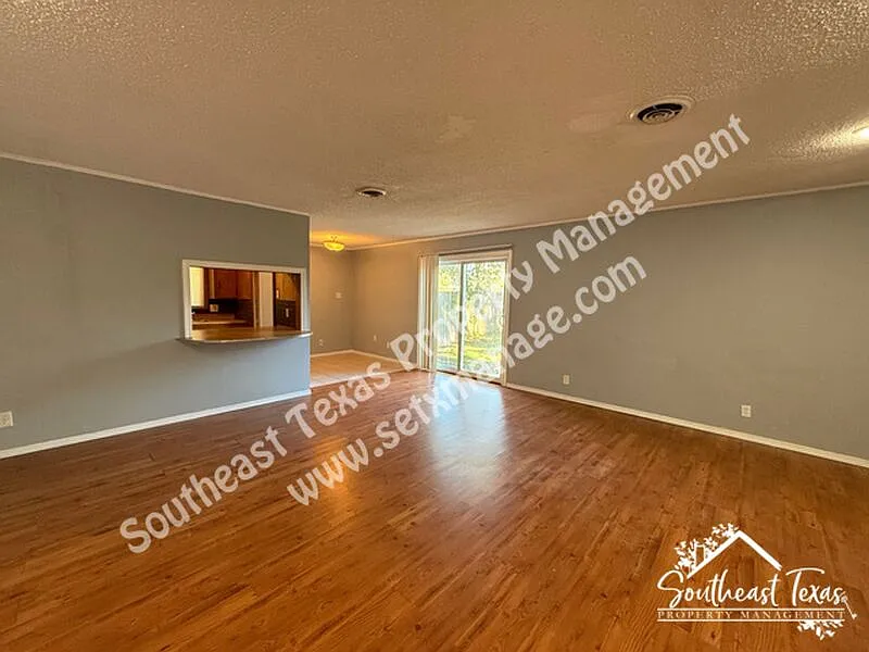 3 bed, 2.0 bath, 1437 sqft, $1,500 — Photo 2