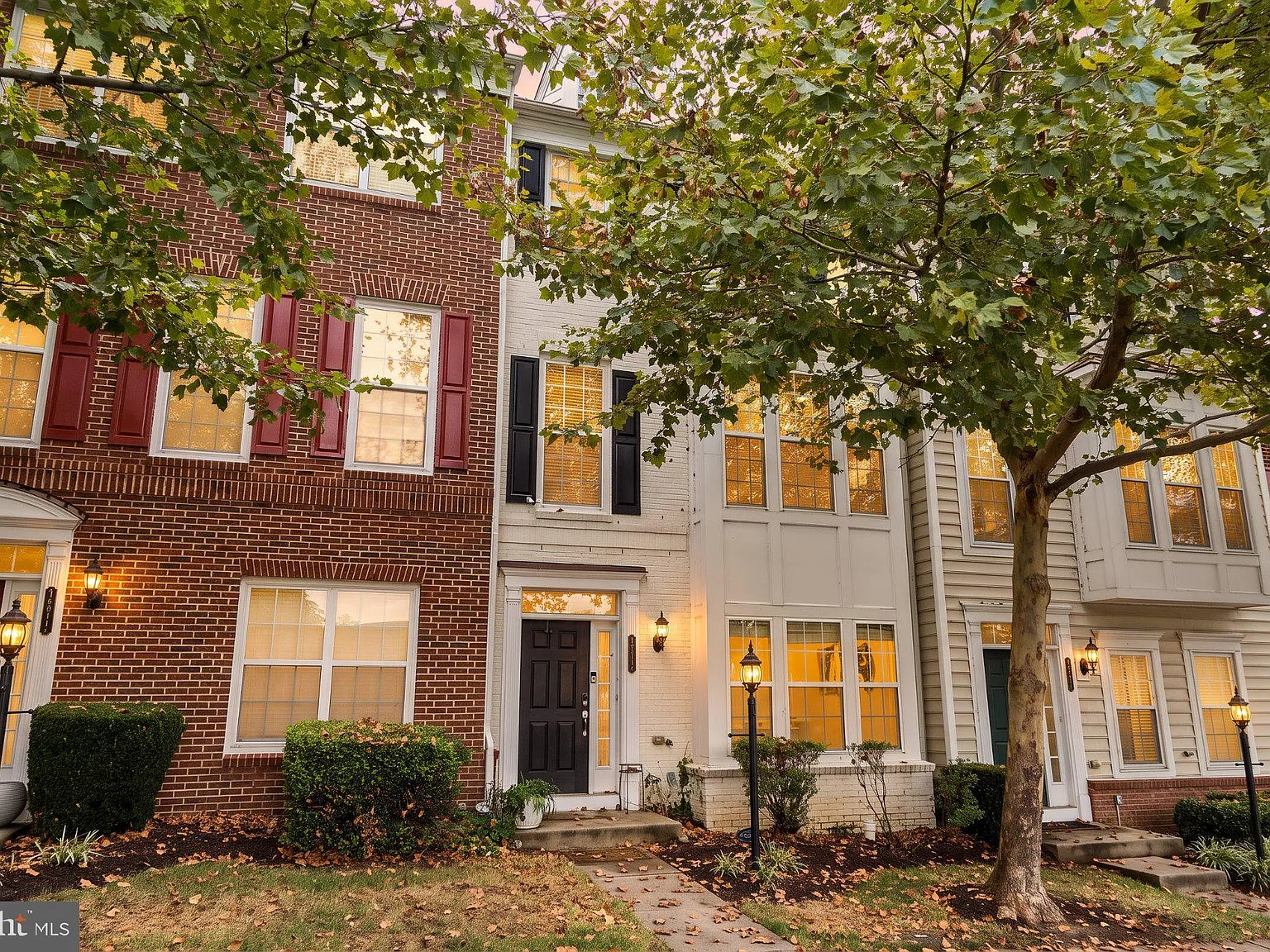 4 bed, 3.5 bath, 2048 sqft, $3,100 — Photo 1
