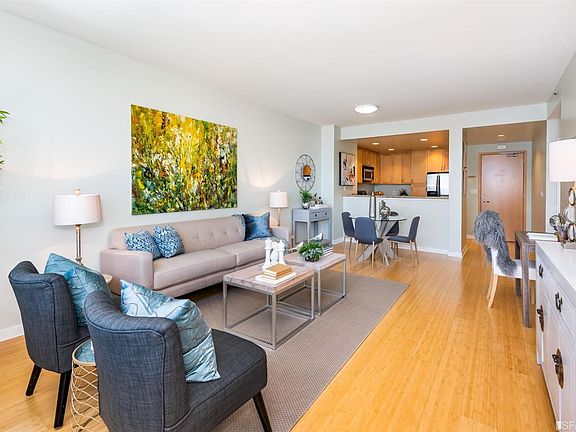 5th image of 260 King St Unit 1311