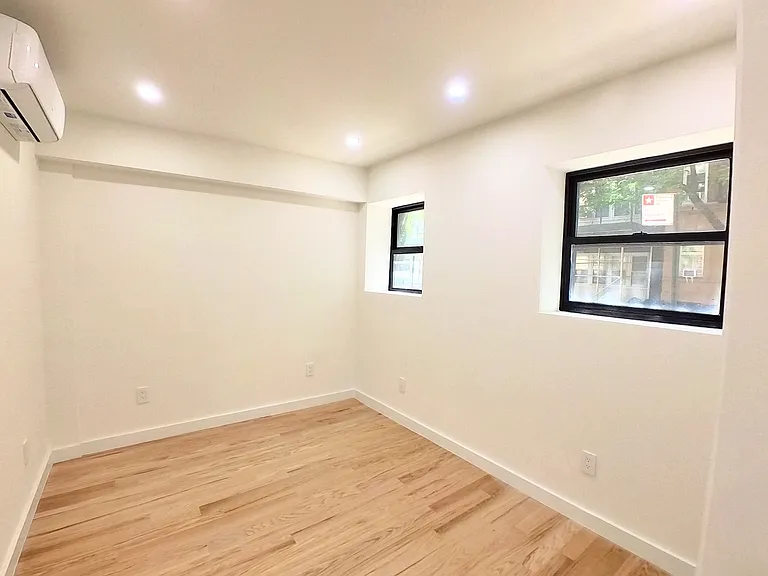223 E 21st St #1F — Photo 1