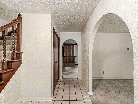 4th image of 296 Ironwood Ct