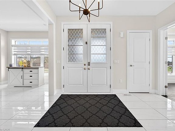 3rd image of 140 Robertson Rd