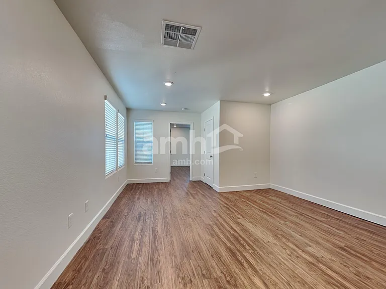 1506 Garden Swing Ave — Photo 9