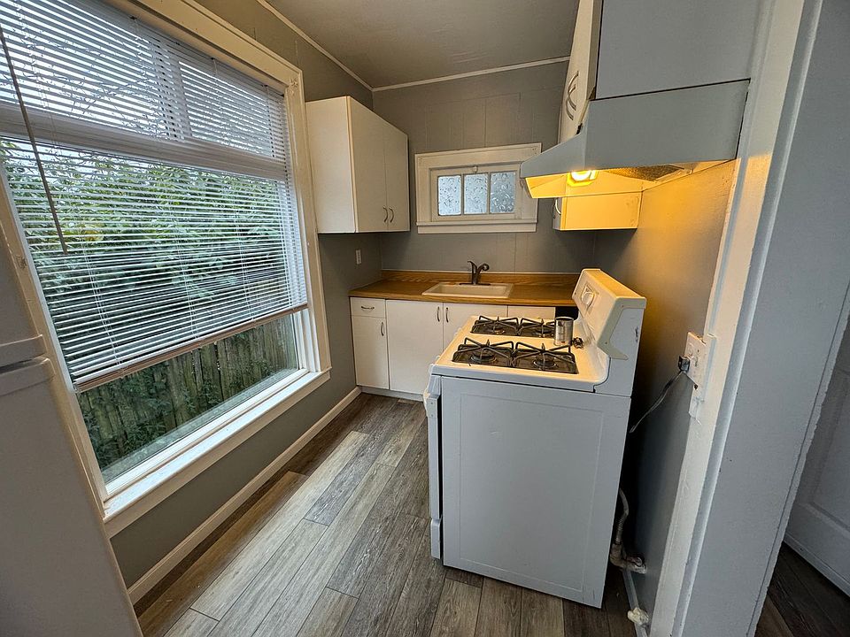 1st image of 1110 Naval Ave APT E