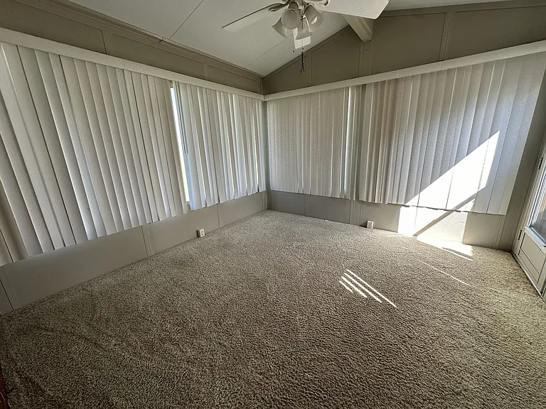 1618 Lexington Dr — Photo 8