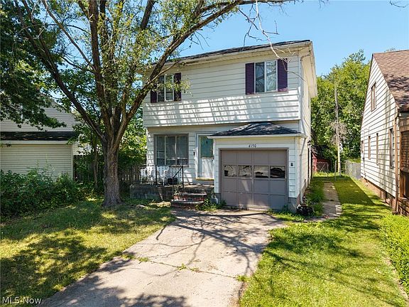3rd image of 4190 Victory Blvd