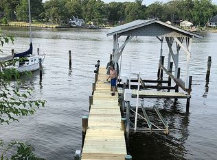 1932 Cedar Rd, Pasadena, MD 21122