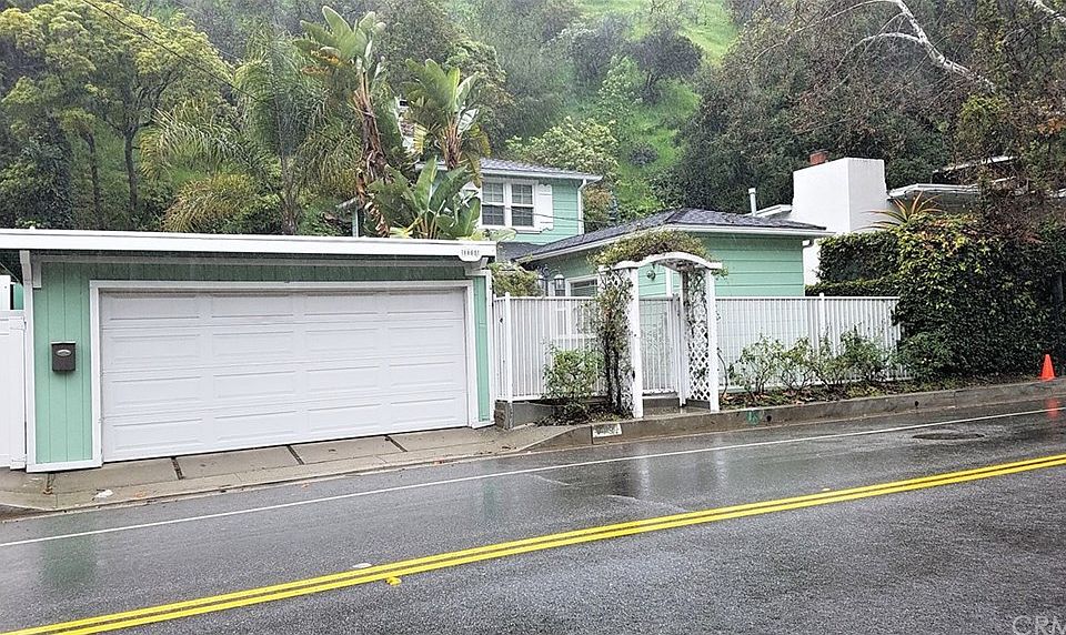 1st image of 1105 N Beverly Glen Blvd