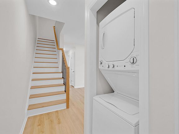 5th image of 106 Bennett St #B