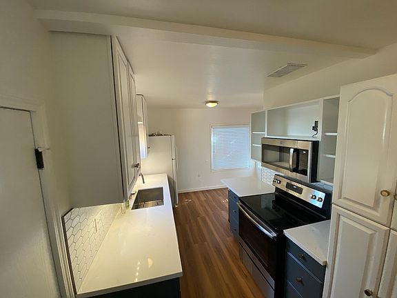 Newly updated kitchen 2