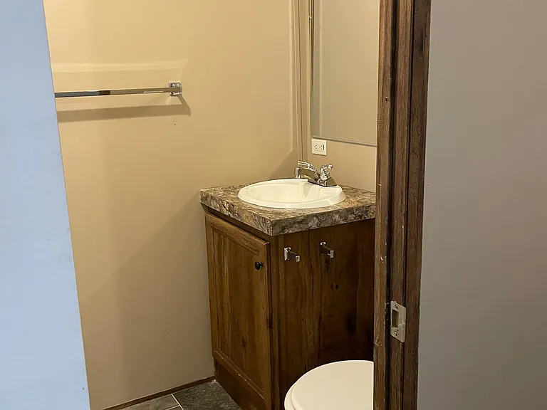 Hillview — Photo 35