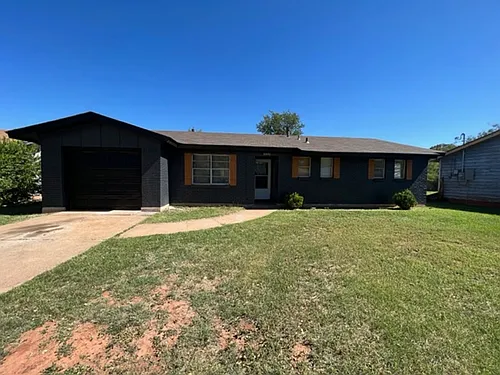 2333 Marsalis Dr Photo 1
