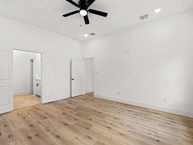 5516 Helmick Ave — Photo 23