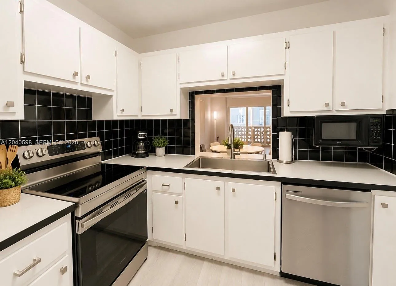 Islands-Martinique Condo — Photo 3