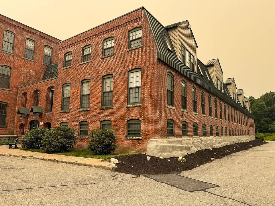 71 Princeton St #204