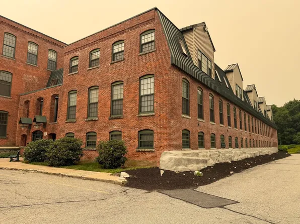 71 Princeton St, North Chelmsford, MA
