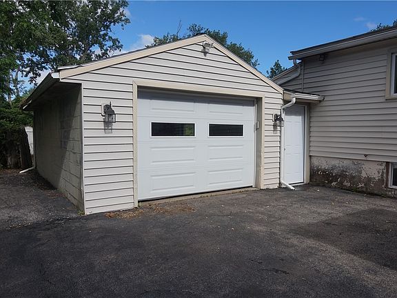3rd image of 25 Beechwood Dr