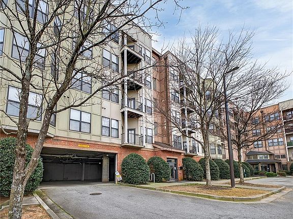 2nd image of 898 Oak St SW Unit 1411