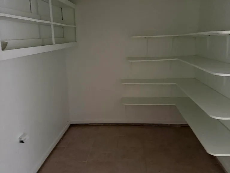 1009 Michelle Dr — Photo 10