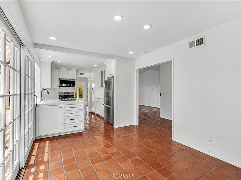 33051 Christina Dr — Photo 9