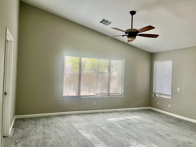 7211 W Irma Ln — Photo 7