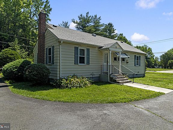 2nd image of 17 Mount Laurel Rd